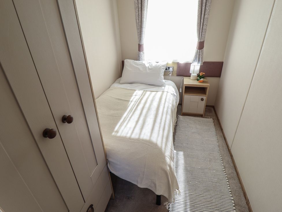 Number 6 - Sandy Beach Holiday Park - Norfolk - 1200577 - thumbnail photo 23