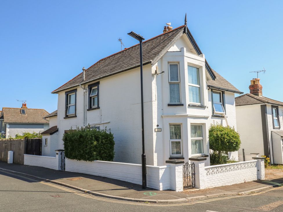 A house exterior with windows and garden at Bay Tree Cottage in Shanklin