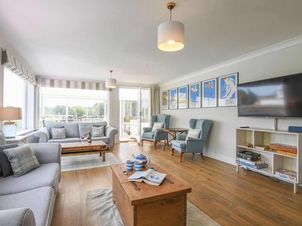 A living room with furniture and decor at Beresford House in Woodbridge