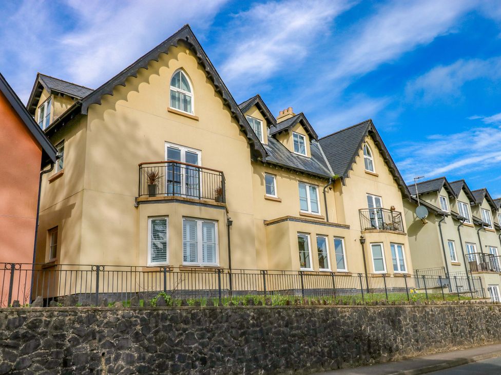 A house with balconies and windows at 3 Rhodewood House in Saundersfoot