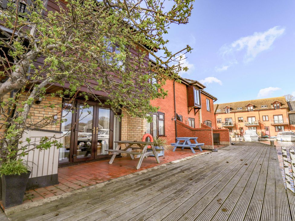 Grebe Cottage - Norfolk - 1200961 - thumbnail photo 3