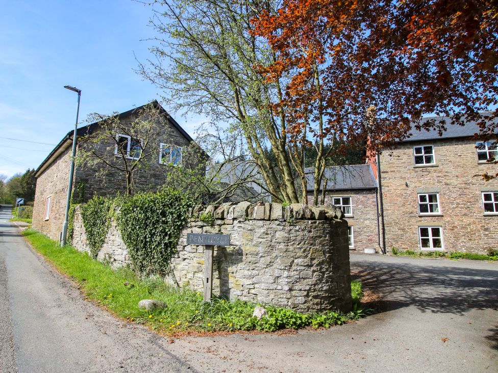 Pentwyn Barn - Mid Wales - 1201233 - thumbnail photo 1