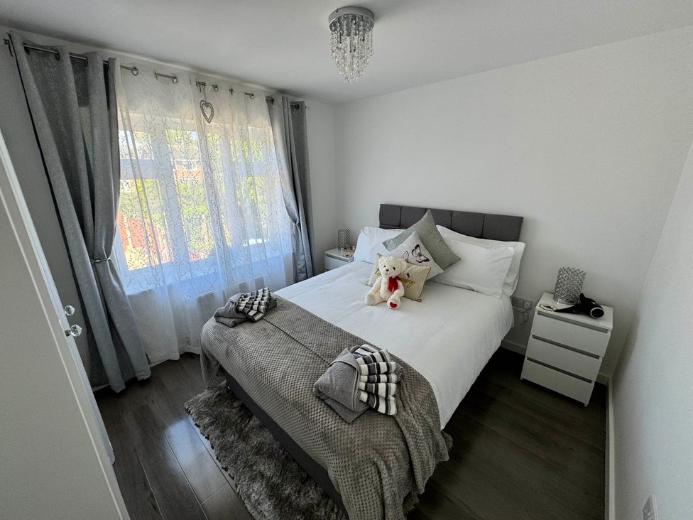 Modern 3-Bed Hideaway Near Westgate With Parking - Kent & Sussex - 1201286 - thumbnail photo 5
