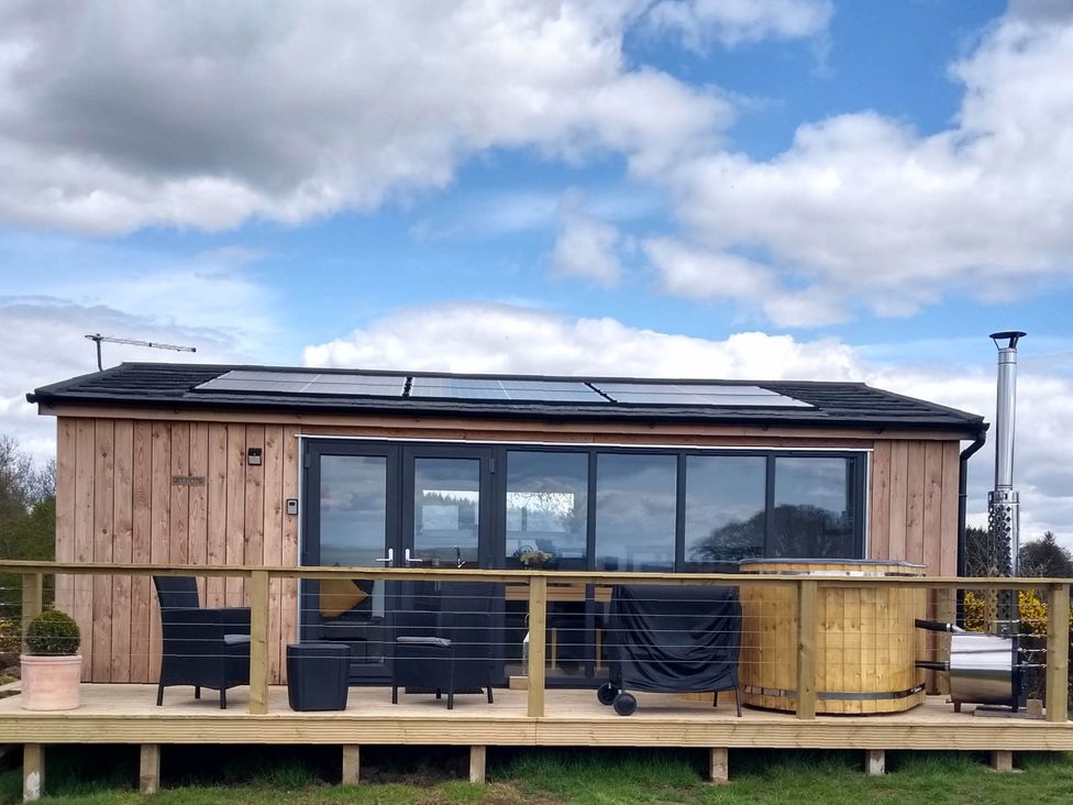 Cleeves Cabins 1, Ailsa Luxury Lodge with hot tub - Scottish Lowlands - 1201287 - thumbnail photo 5