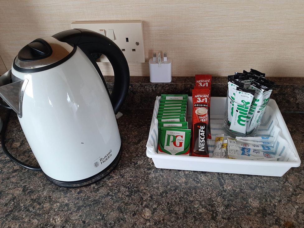 A kettle and tea coffee supplies at Taid's Retreat Silversands Cove beach lossiemouth