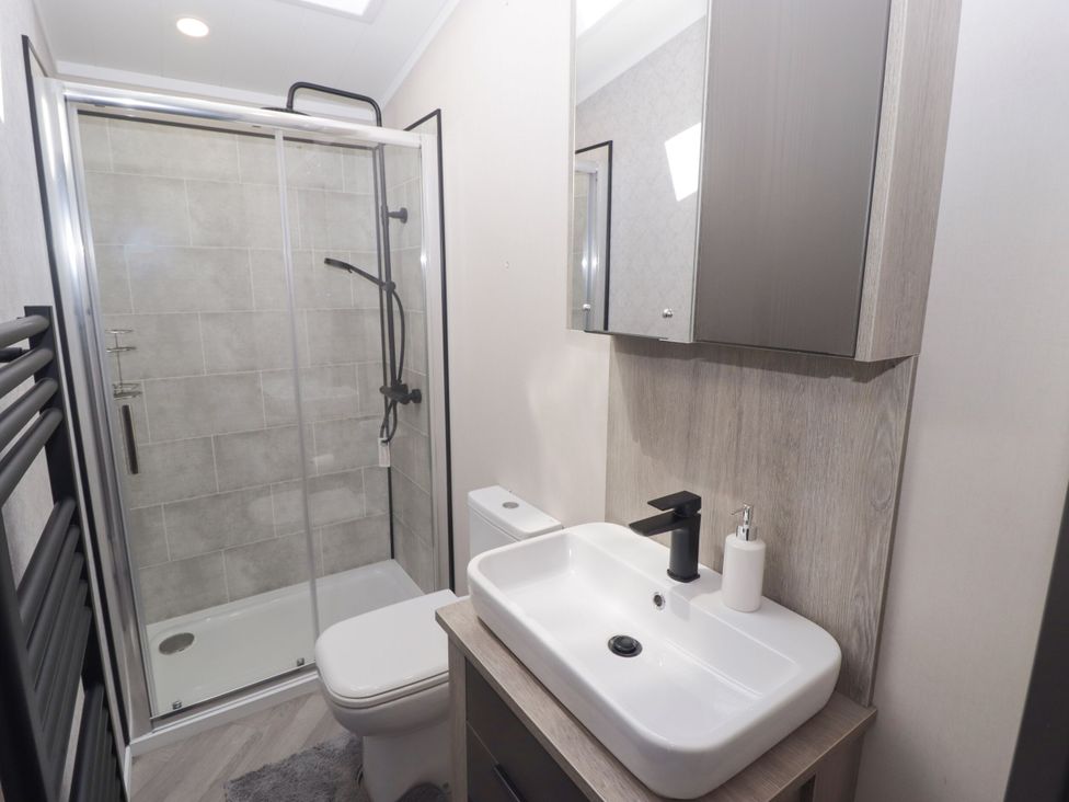 Stone Crab Lodge - South Wales - 1202459 - thumbnail photo 18