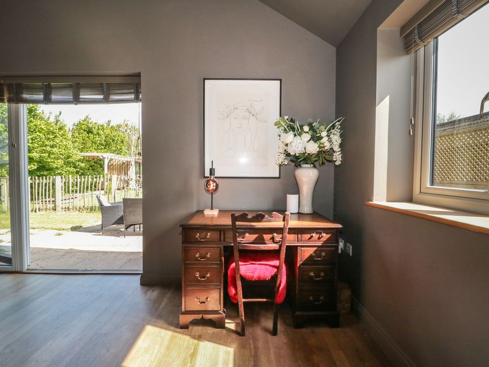 An office with a desk and chair at Annex at Barnfield House Devizes