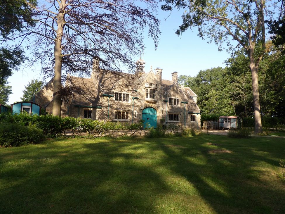 The Lady Rothschild Stables -  - 1202540 - thumbnail photo 1
