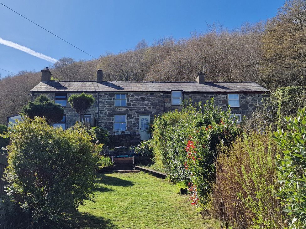 A house with garden and trees at 2 Bryn Eglwys in Prenteg