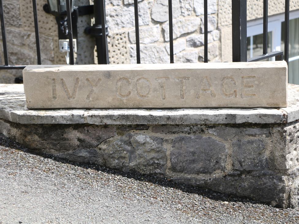 Ivy Cottage - Peak District & Derbyshire - 1202841 - thumbnail photo 2