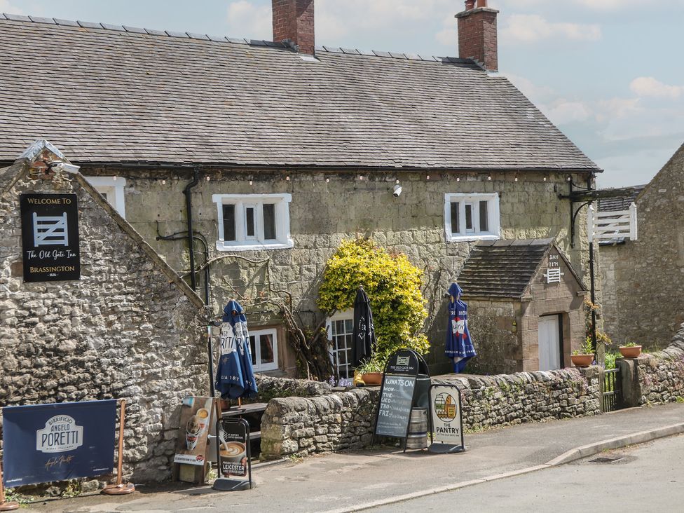 An exterior view of The Old Gate Inn in Brassington
