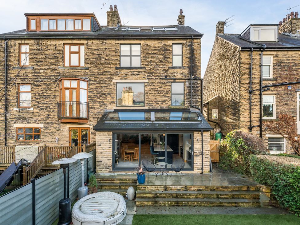 An outdoor view of a house with garden and patio at The Grand Weave House in Shipley