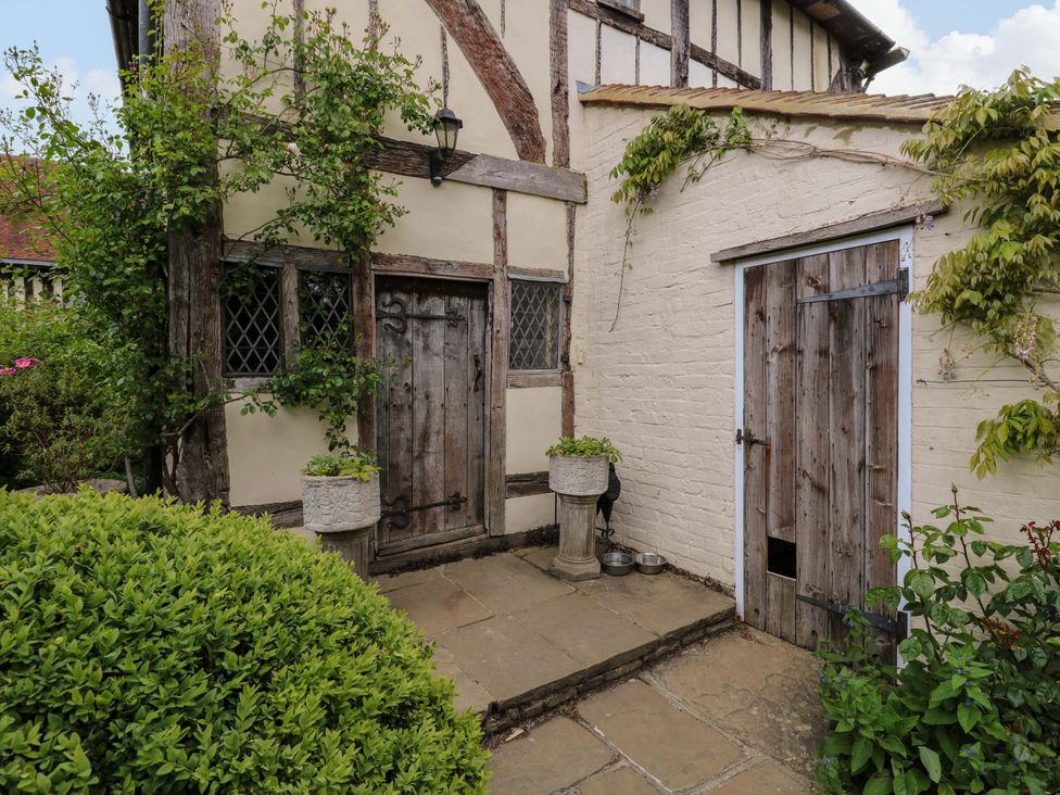 An outdoor area with doors and windows at Dukes Place