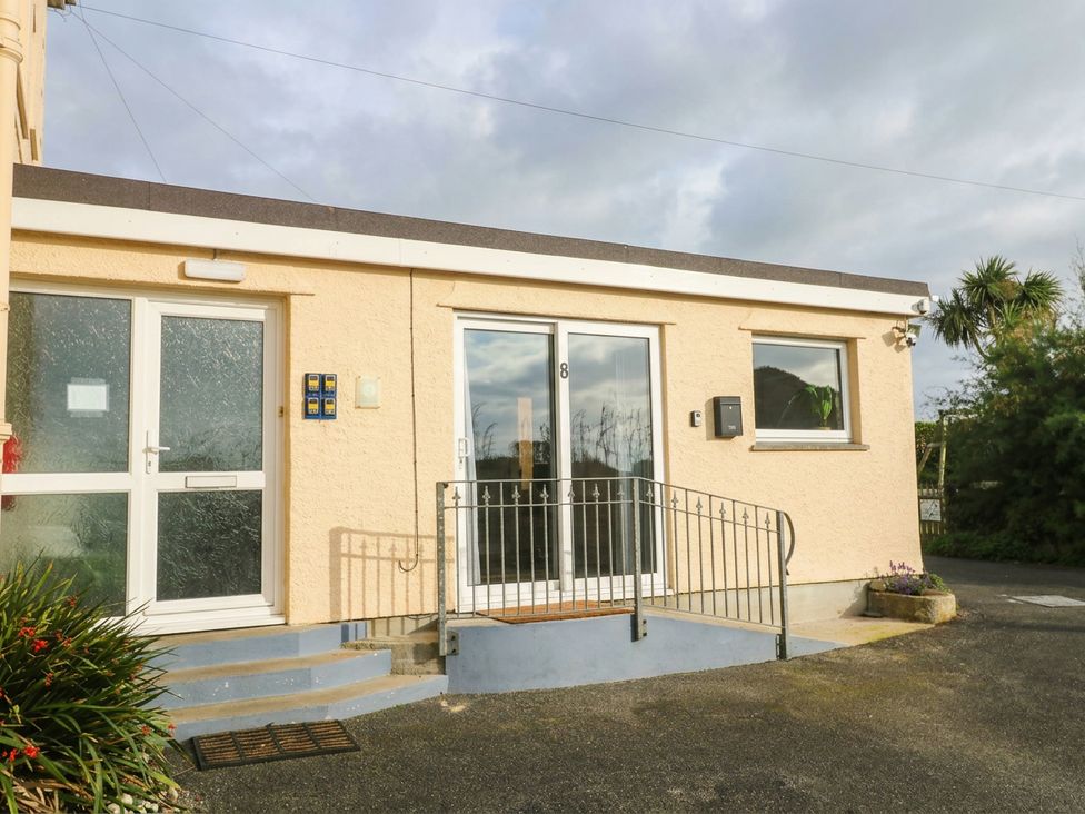 Front entrance with door and steps at 8 Yellow Sands in Padstow