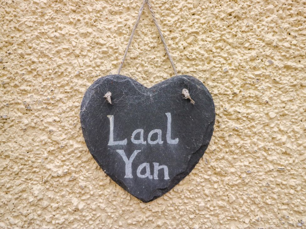 A slate heart sign with the text Laal Yan at La'al Yan Branthwaite