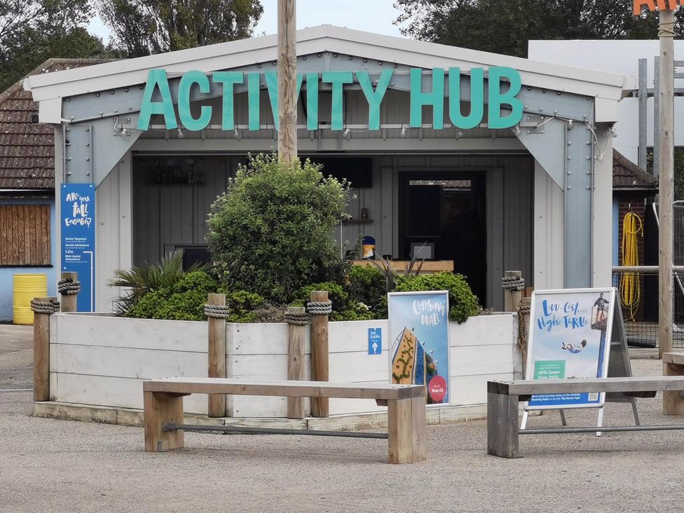 An Activity Hub with benches and signs at 8Berth- SmartTV- CloseToBeach- FamilyFriendly in Mablethorpe