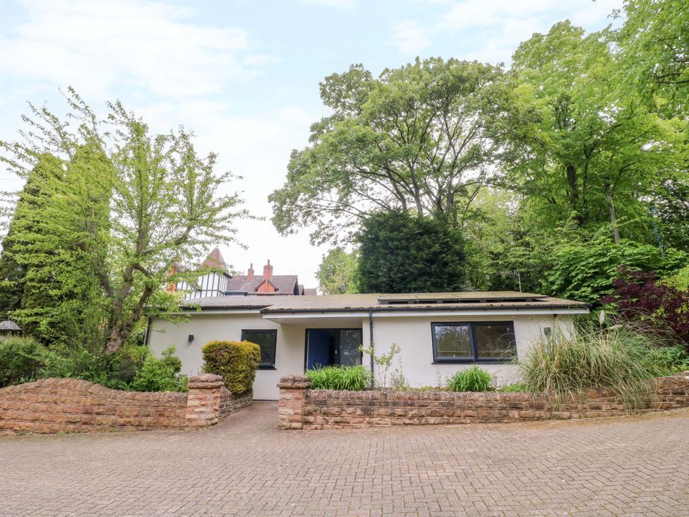 A house surrounded by trees and bushes at Annex at 3 Lucknow Drive Nottingham