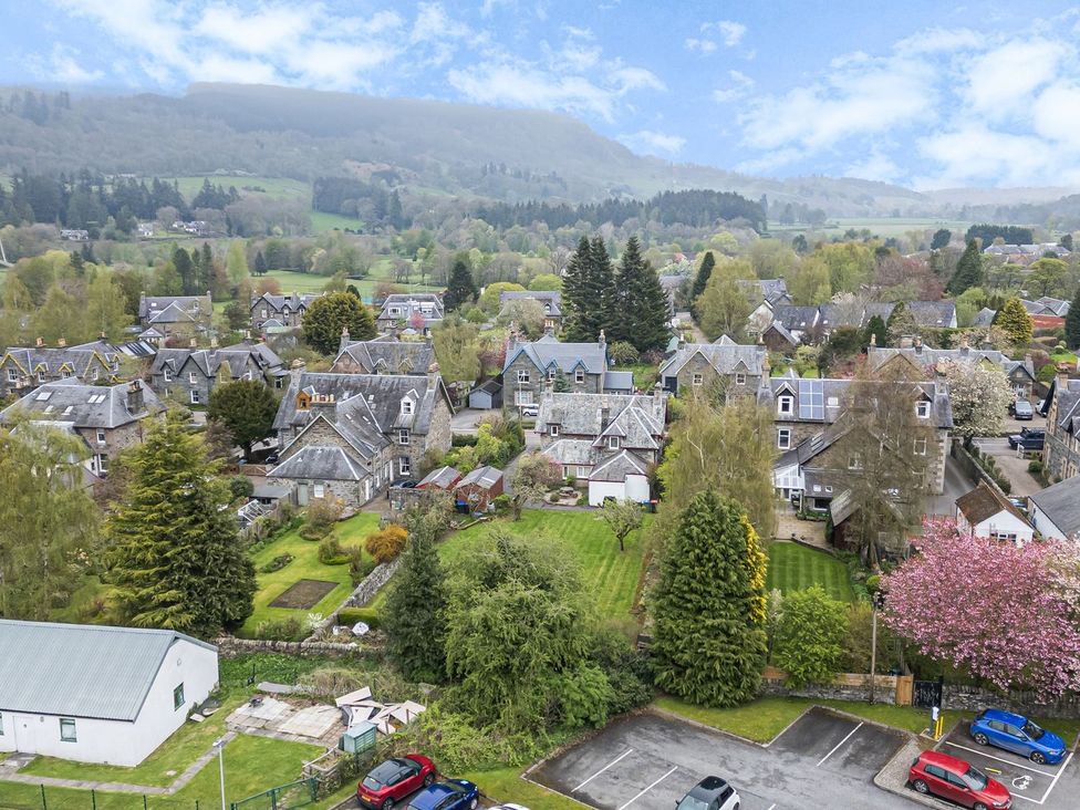 A view of a residential area with houses and gardens at Edengrove in Aberfeldy