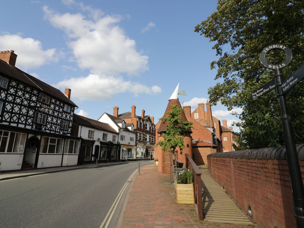 Street view with buildings and signage in Tenbury Wells