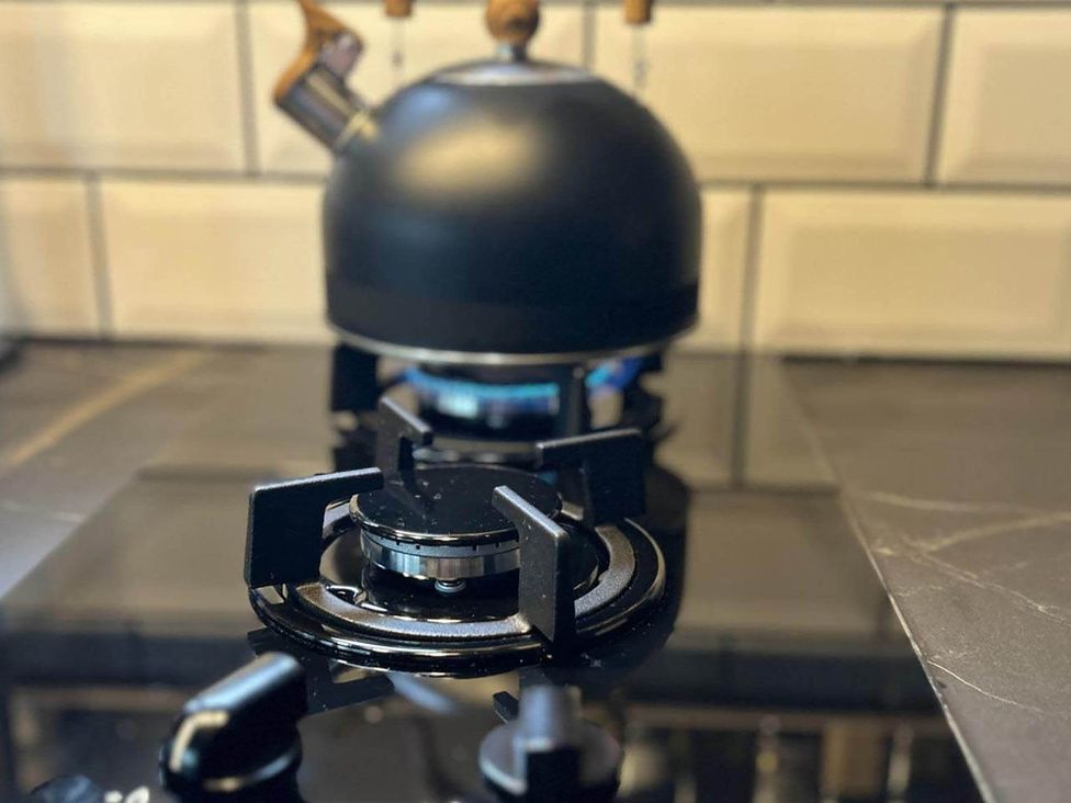 A kettle on a gas stove in a kitchen in Newton Abbot