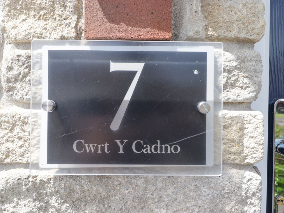 A house number plaque at 7 Cwrt Y Cadno in Llantwit Major