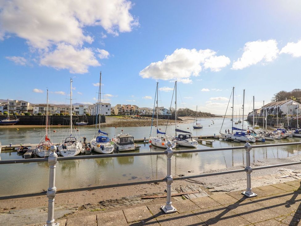 A marina with boats at Seafarer's Haven in Porthmadog