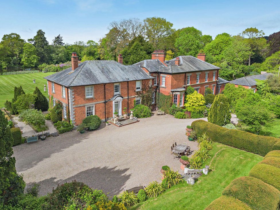 A house with garden and lawn at Staunton Park in Leominster