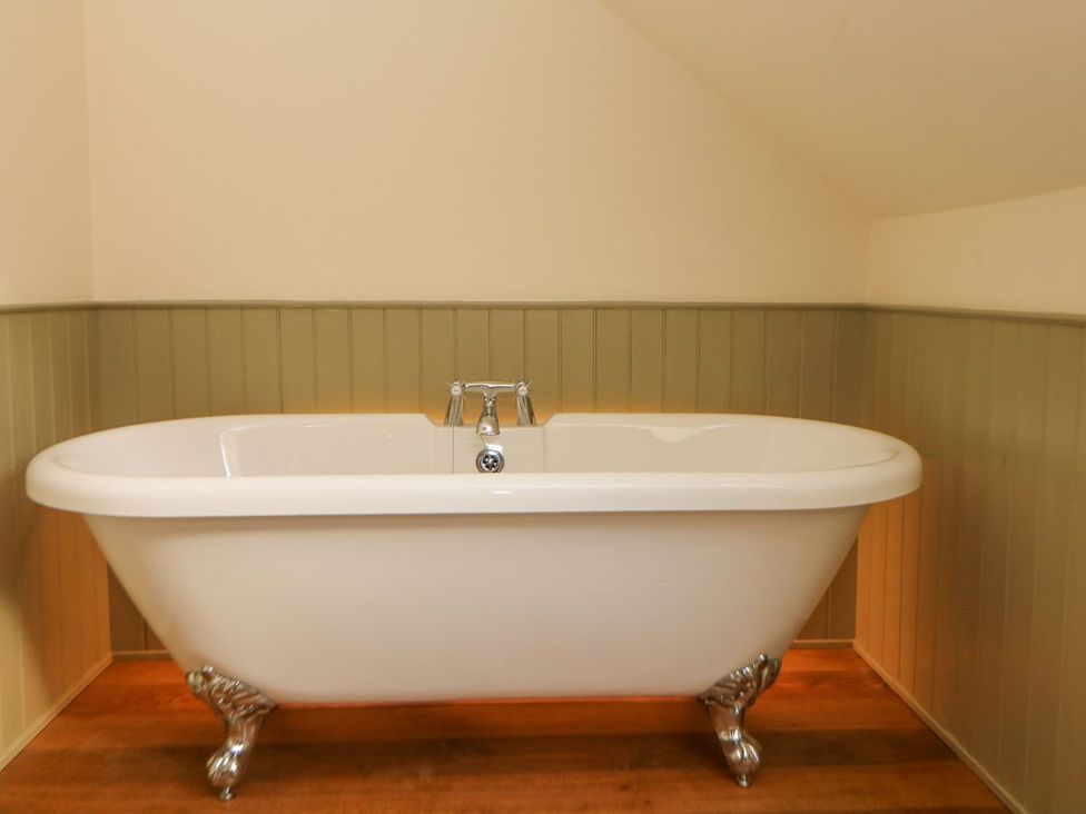 A bathtub at Laneside Barn Calver