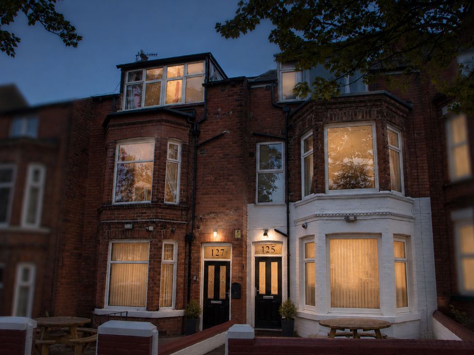A building with windows and doors at The Ravines in Scarborough