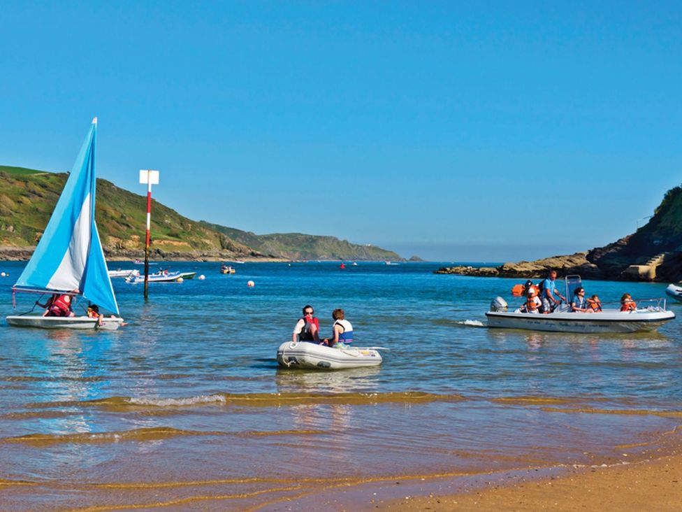 Sailing and motor boating activity in the ocean at Primrose Cottage Salcombe