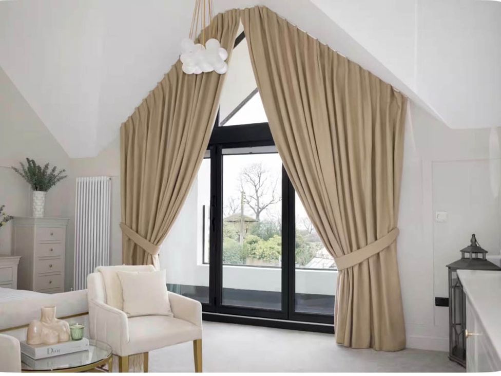 A living room with curtains and a window at Rochester Retreat Spacious 5 Bedroom House in Higham