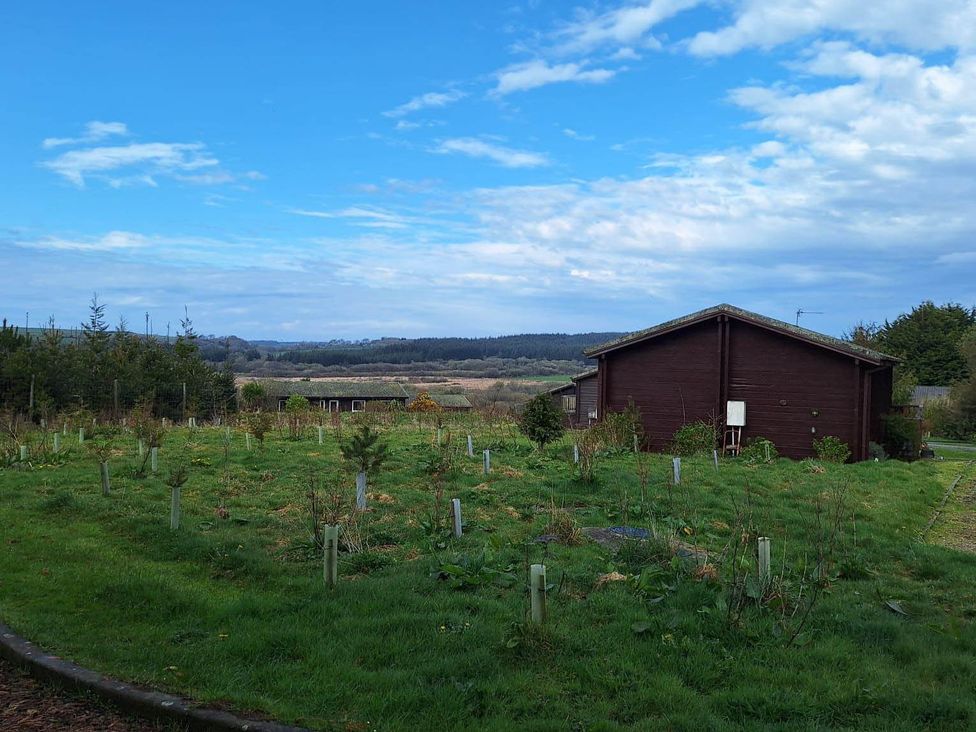 An outdoor area with houses and trees at Forest Retreat Sleeps 4 2Bed with Parking Woolsery near Bideford