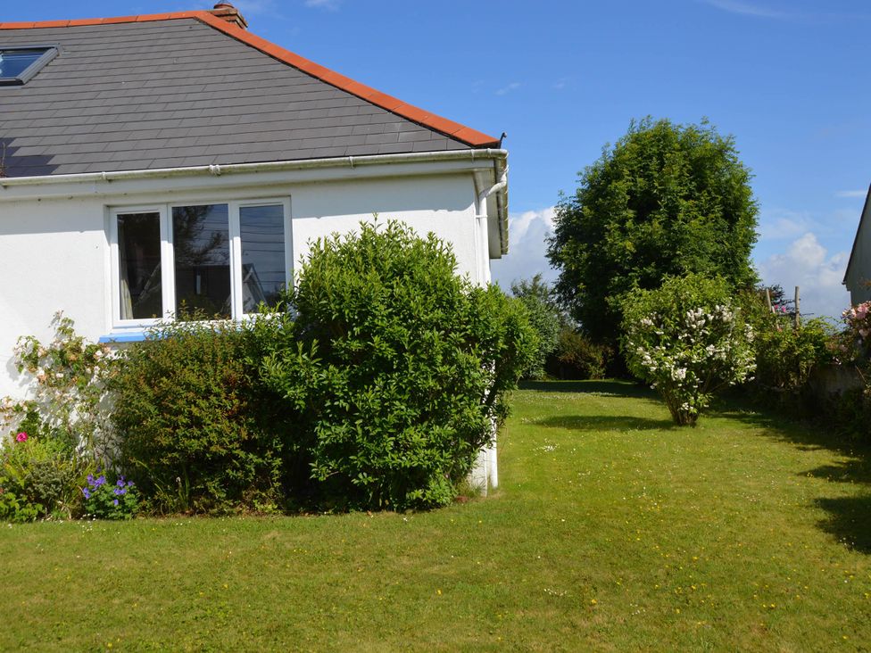 A house with garden features at House Sleeps 8 Close to Beach Free parking in Mullion