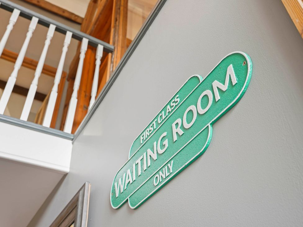 A sign indicating a waiting room in the 1880s Barn Conversion Sleeps4 Pet Friendly Hereford