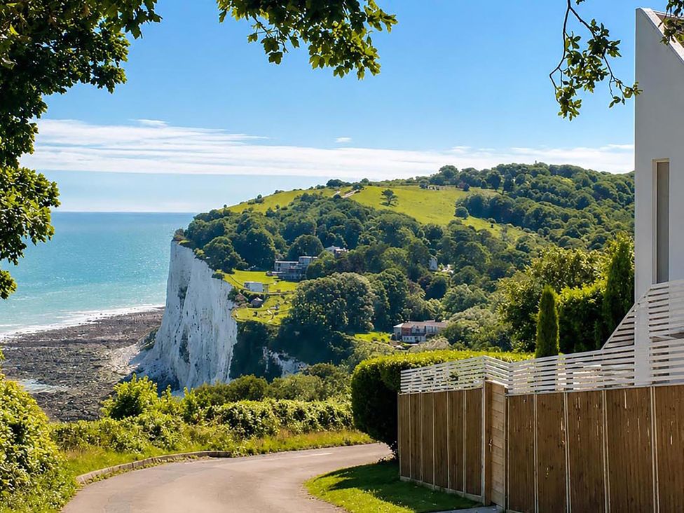 A view of cliffs and sea at Coastal Chalet Retreat in St Margaret's Bay