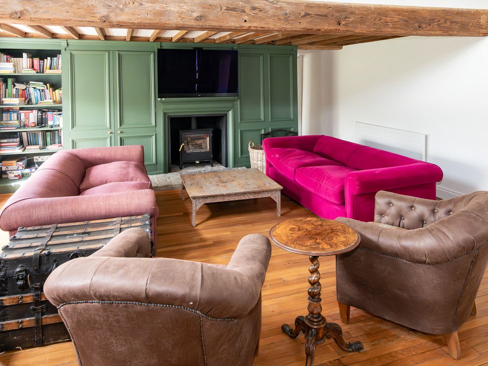 A living room with sofas and a coffee table at French Mill in Shaftesbury
