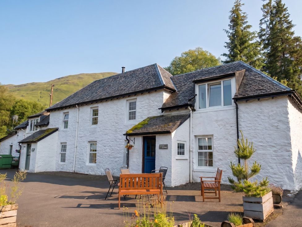 An outdoor view of Curlew Cottage in Crianlarich