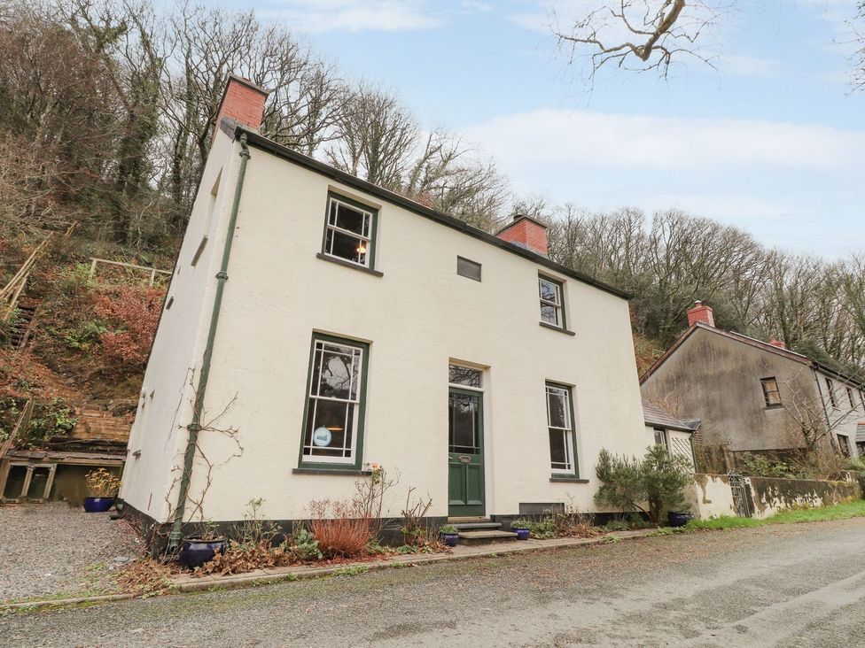 A house with windows and a front door at Llys Gwaun Fishguard
