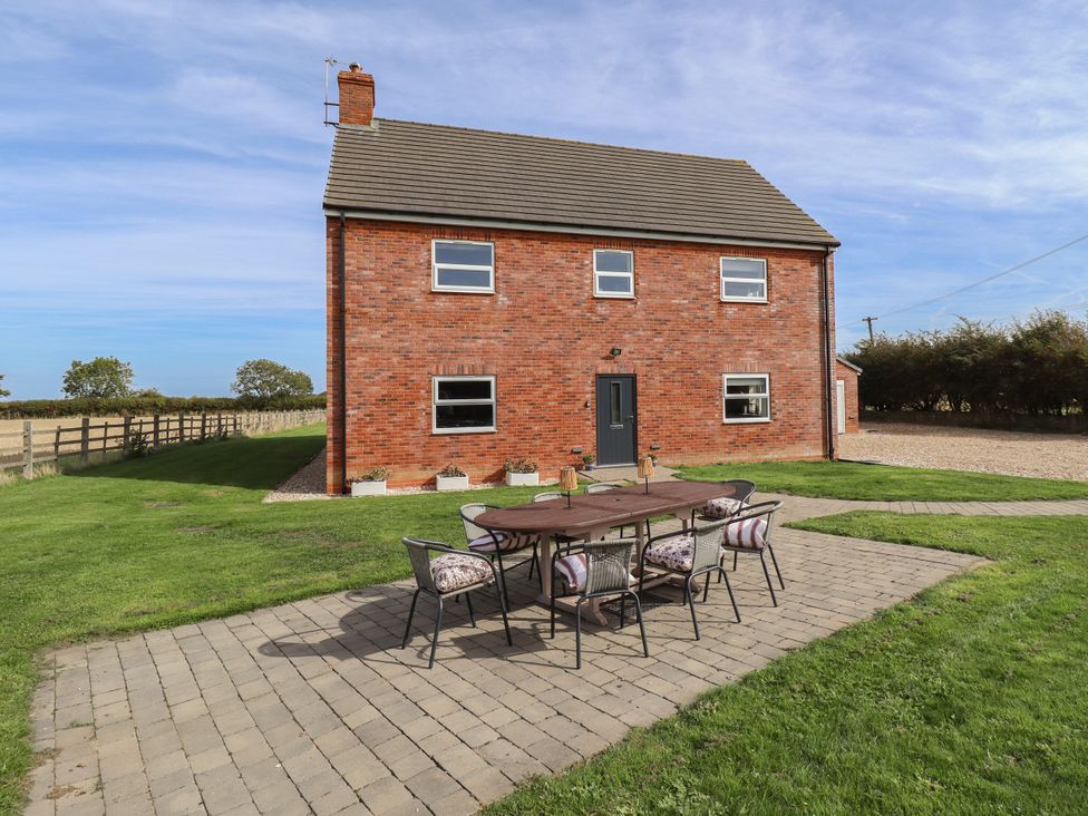 A house with a patio and garden at Wold View near Caistor