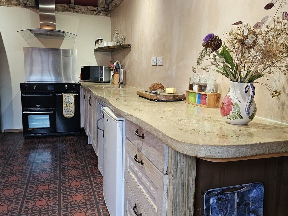 A kitchen featuring an oven and sink at Pet Friendly 3Bed Barn Sleeps 7 Parking Garden in Westhall near Halesworth