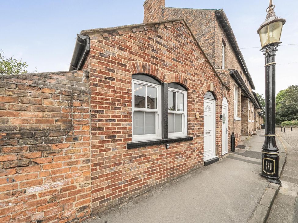 Central Ripon Sleeps 3 Garden Pet Friendly - North Yorkshire (incl. Whitby) - 1209122 - thumbnail photo 1