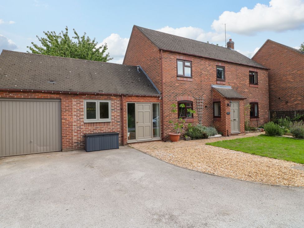 A house with garage and garden at 7 Forge Close 