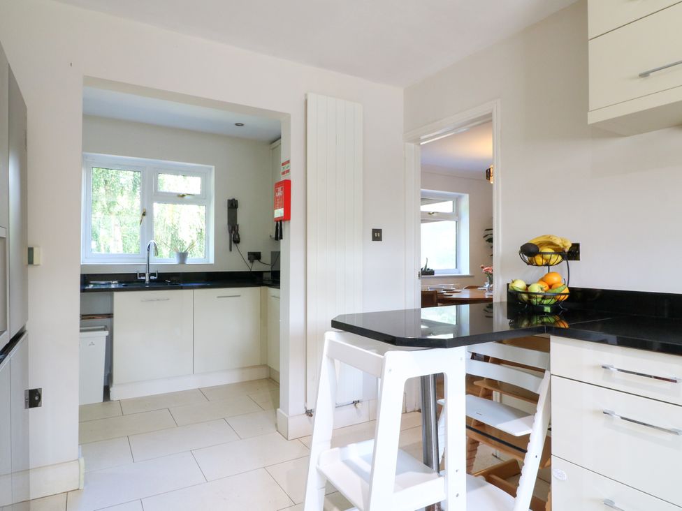 A kitchen with a fruit bowl and sink at 7 Forge Close