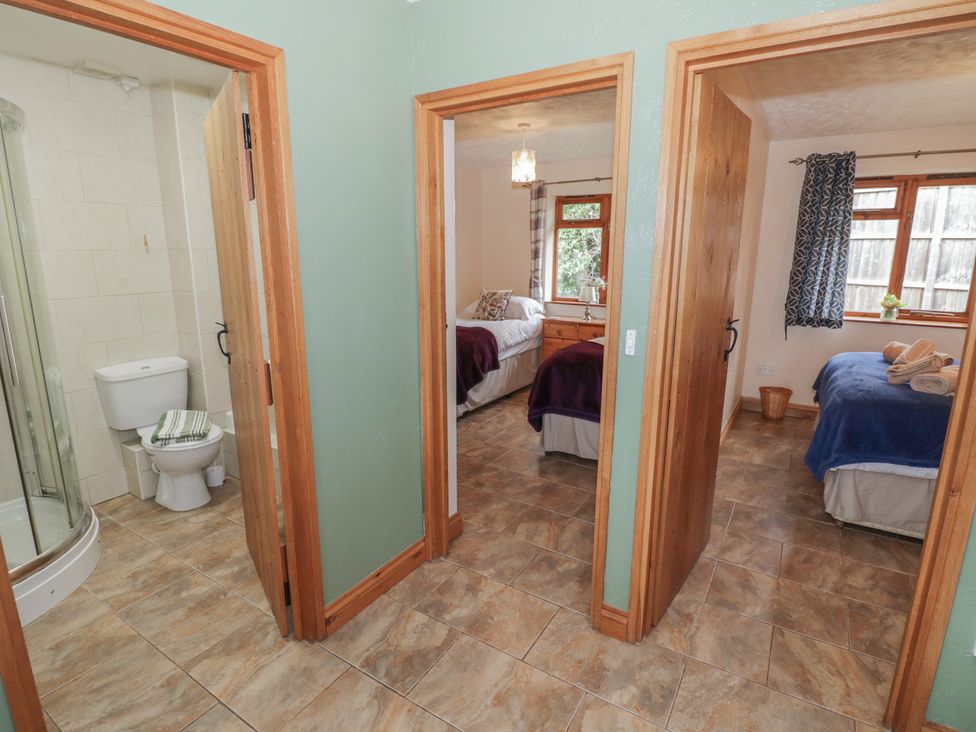 A bathroom with a shower and toilet at Pippin Worcester