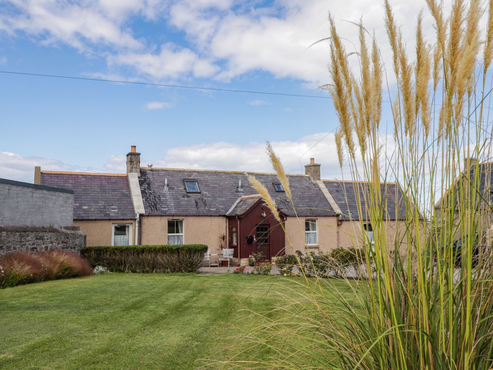 A house with garden and grass at Braehead Croft in Portessie near Buckie