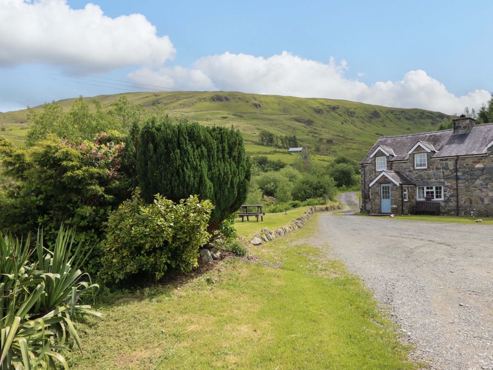 A cottage with a mountain view at Stabal Cottage in Dolgellau