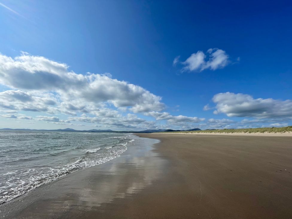 A beach with sand and water at Tafarn Trip, Tan Y Bwlch, Maentwrog
