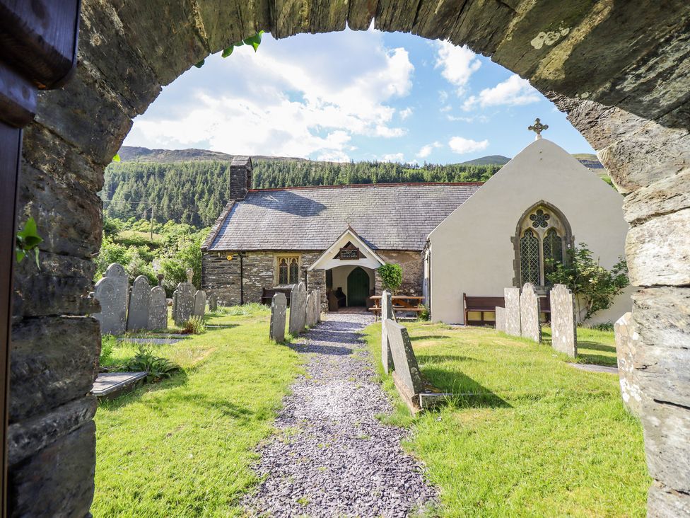 St.Mary's - North Wales - 26732 - thumbnail photo 4