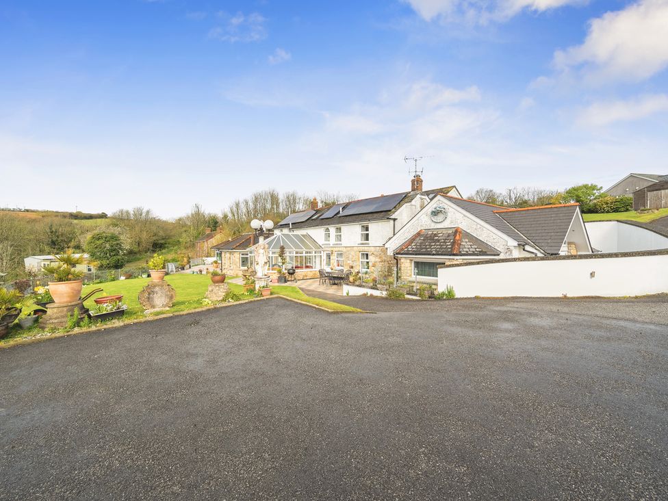 A house with garden and driveway at Chapel Green in Polgooth