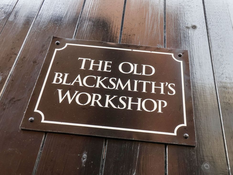 The Old Blacksmith's Workshop - North Yorkshire (incl. Whitby) - 3914 - thumbnail photo 3